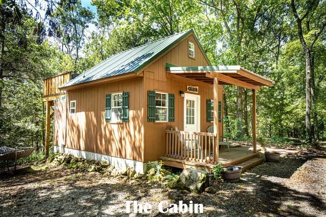 The Cottage Treehouses B&B in MO Wine Country