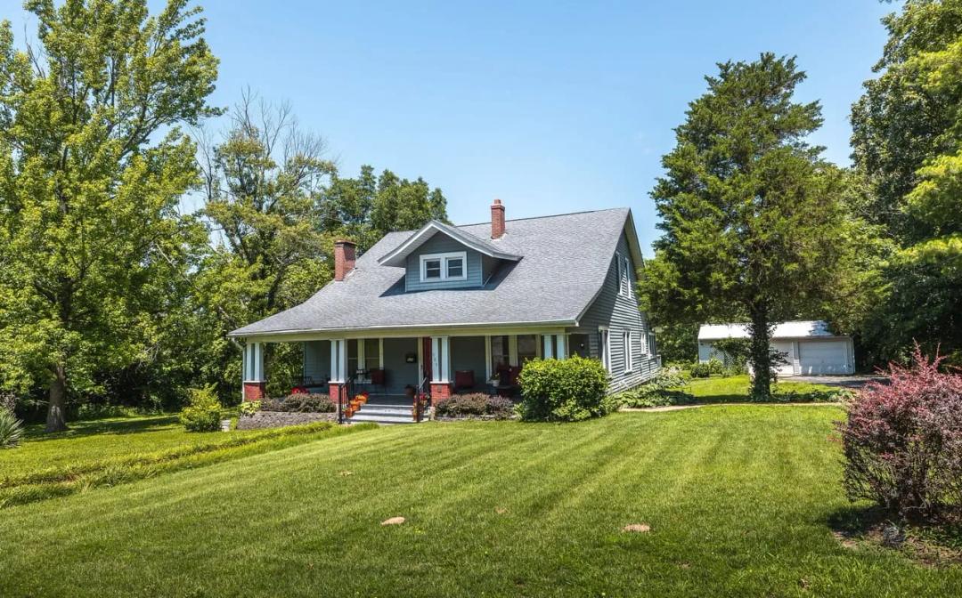 Craftsmans style home in Cuba on Historic Register!