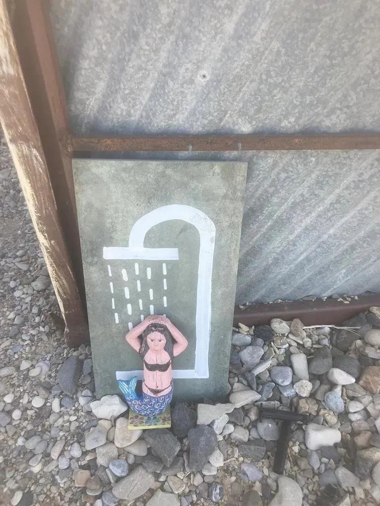 64765728-3
