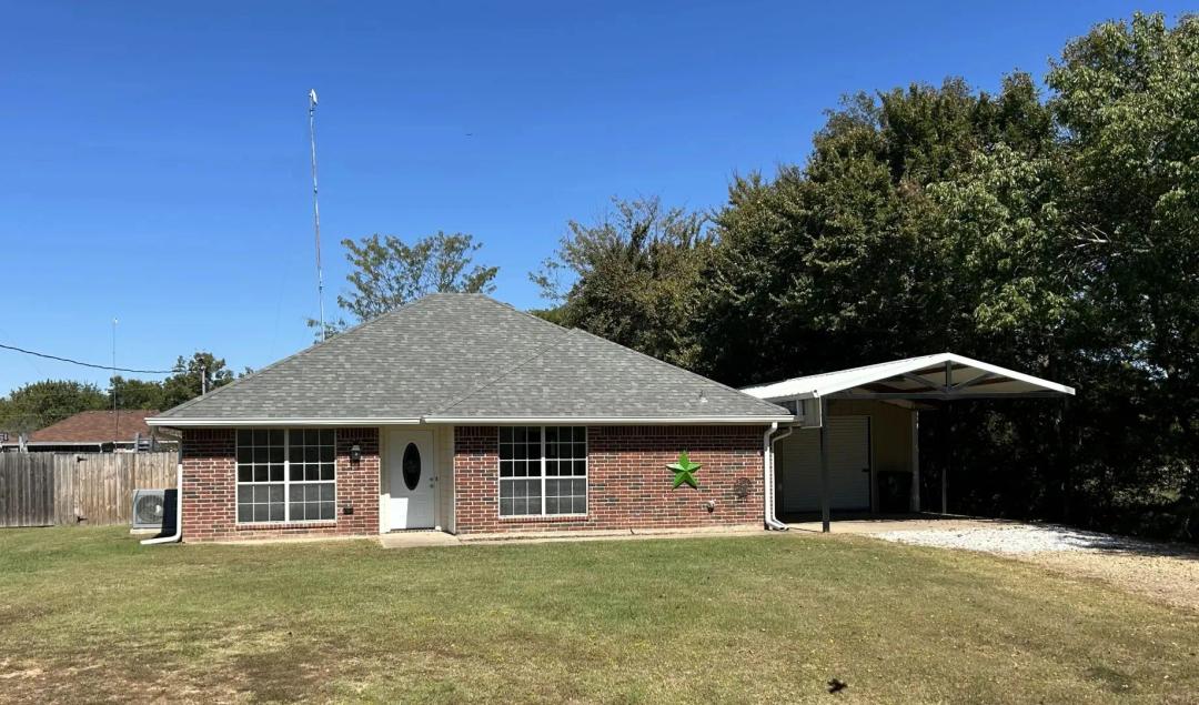Half-Acre Haven in North Lamar ISD – 3 Beds, Half Acre, EV Ready + Shop