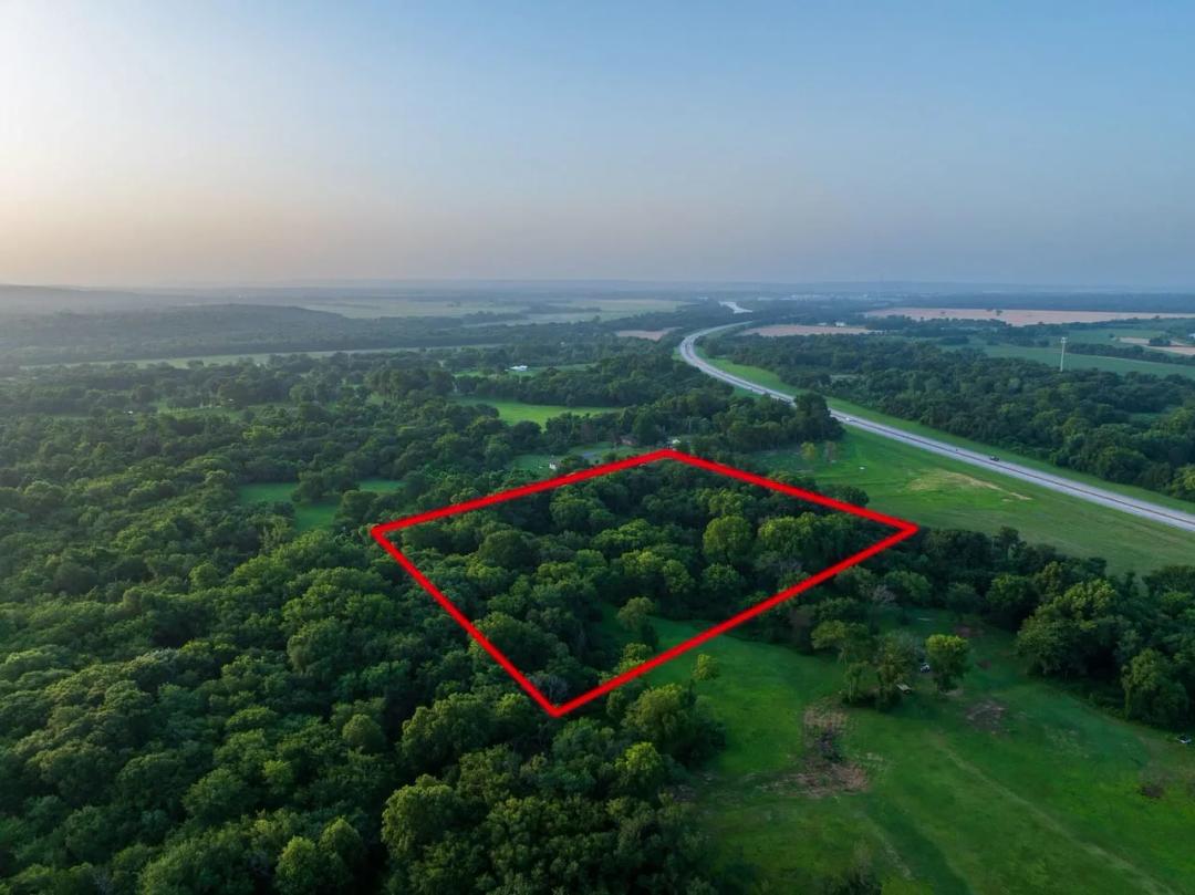 8 E 60th St N Porter, OK 74454