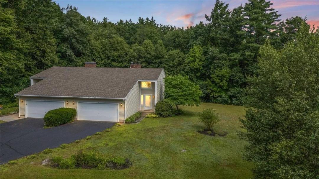 2 Bedrooms1.5 Bathroom on 2.00 Acres at 19 Jennifer Drive