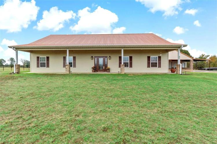 1646 FM 906 East Powderly, TX 75473