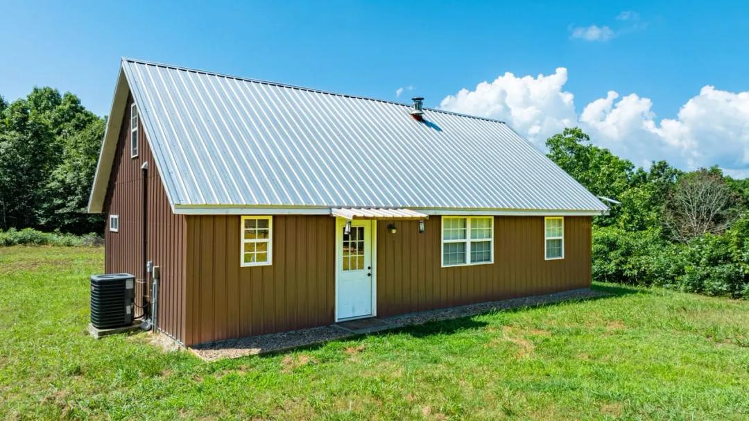 Ozark Mountain Cabin in Baxter County, AR, 30 +/- Acres | Hilltop Views, Hunting & Turnkey Retreat
