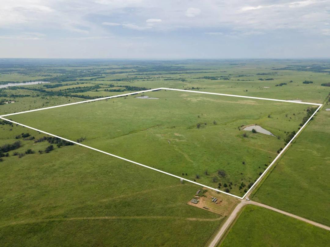 Premier Flint Hills Grass Quarter with Outstanding Water