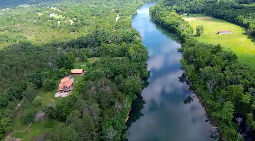 Riverfront Retreat in Eureka Springs, Arkansas for Sale - Luxury Estate on the White River
