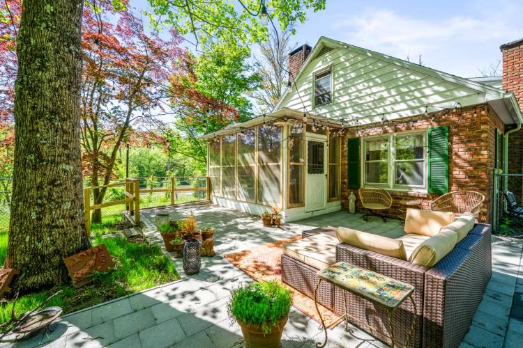 2 Bedrooms1 Bathroom on 6.56 Acres at 1930 Main St