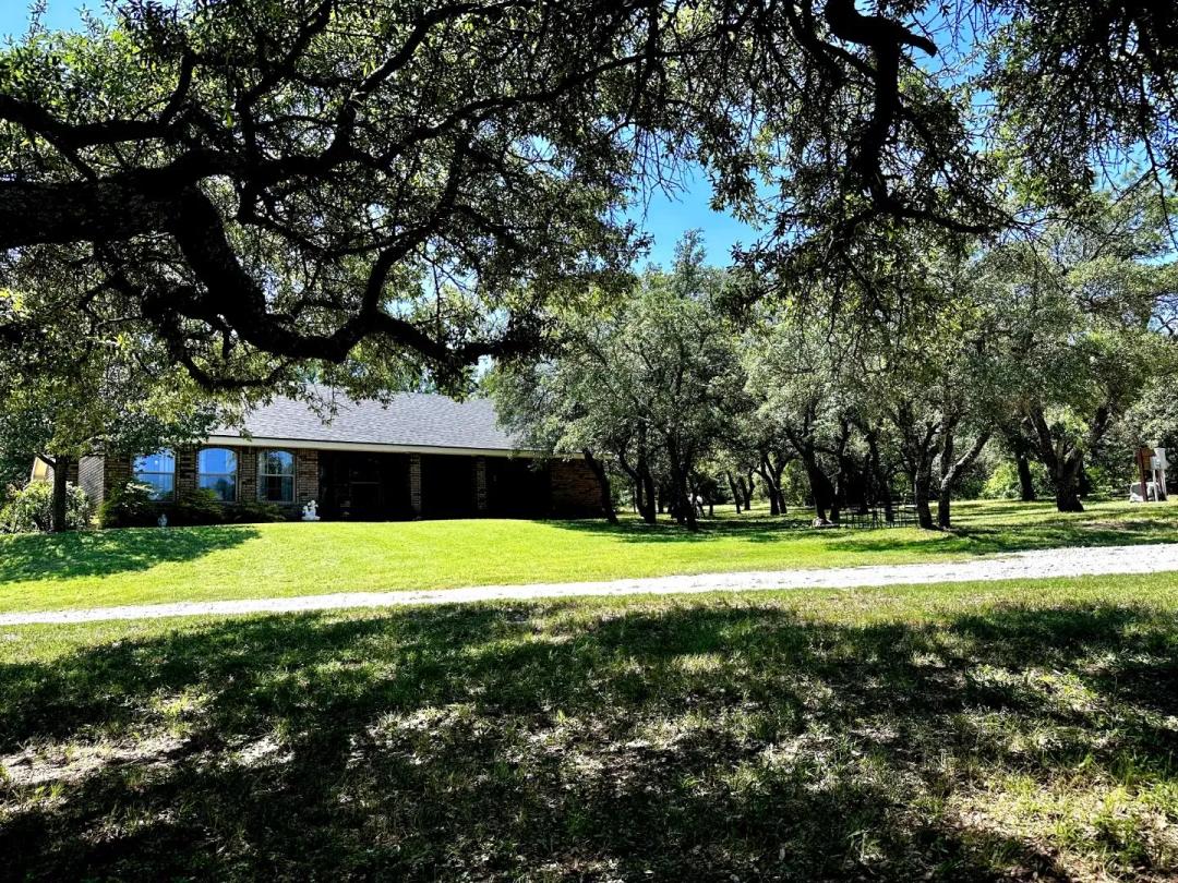 New Listing!!! 9.2+/- Ac & Hm, Callahan County