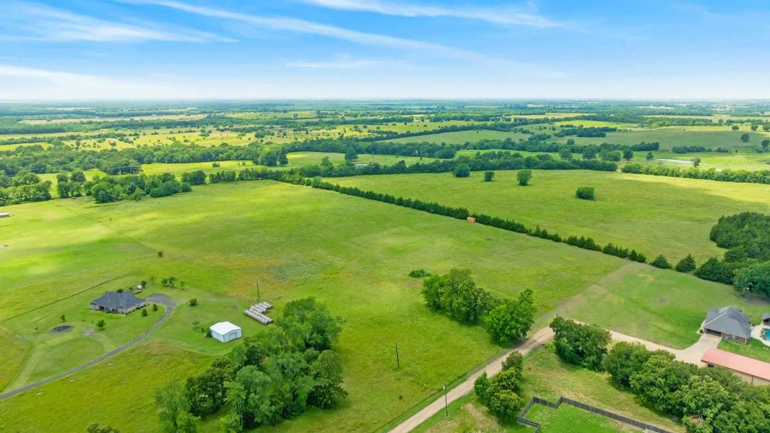 10.194 Acres in Sandy Creek Near Paris, TX