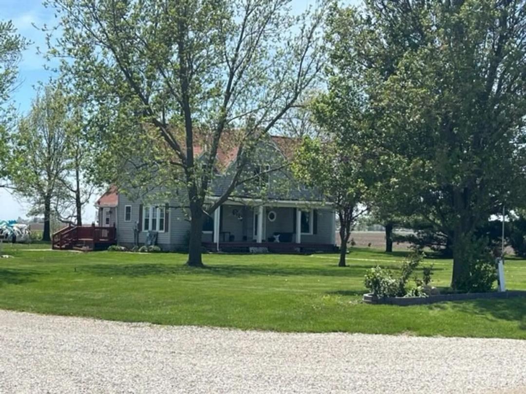 1227 E 100 North Road, Atwood, IL 61913