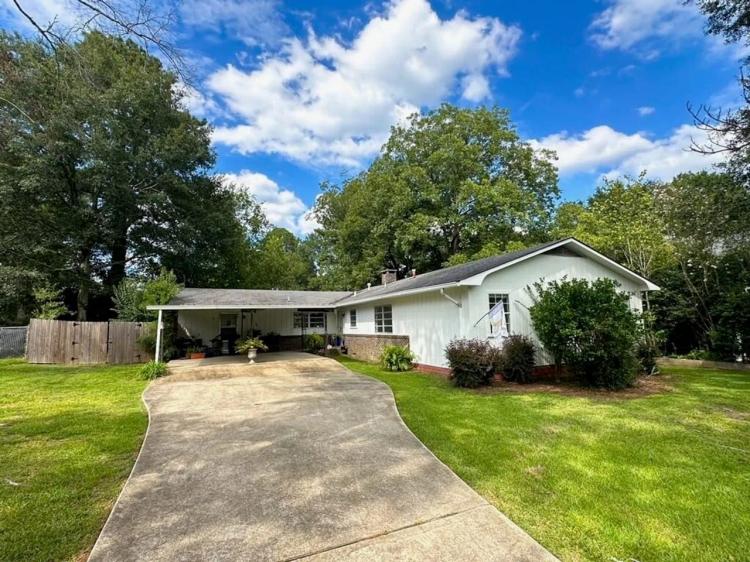 Charming Home for Sale in Summit, MS