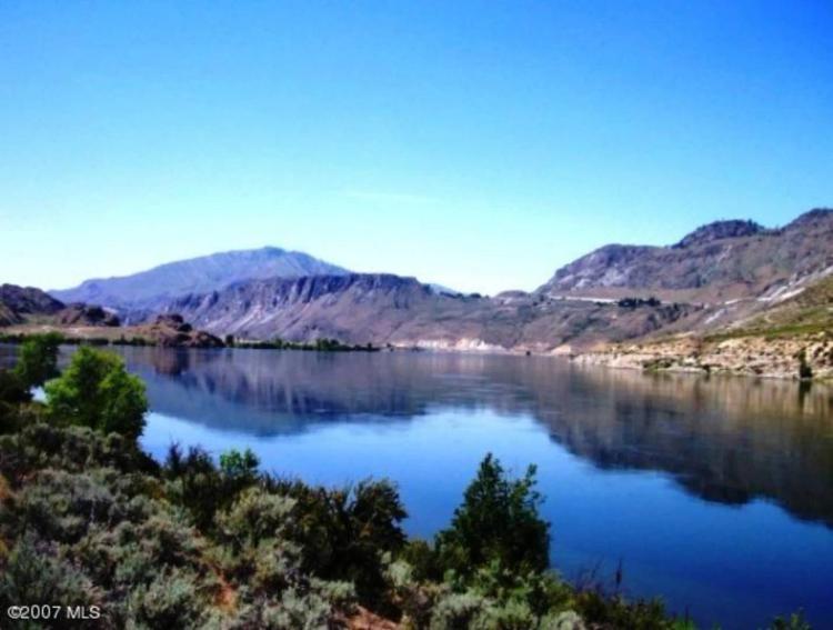 FOR SALE: 20 acres on the Columbia River with 600ft of Frontage