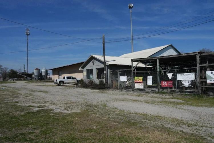 Commercial Building 1.37 Acres Waynesboro, MS