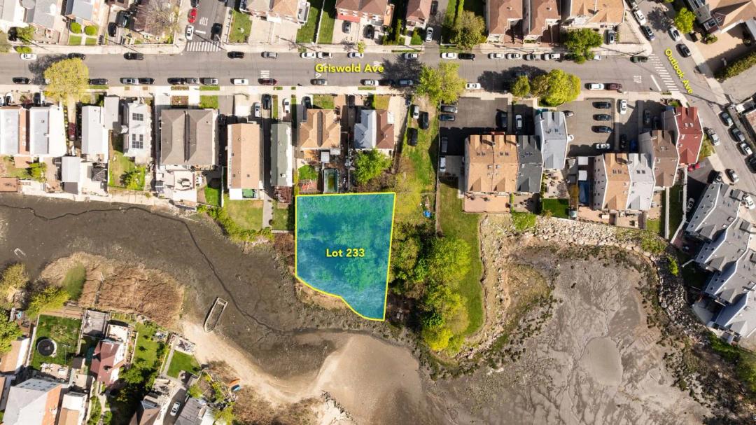 Bankruptcy Sale of Waterfront Lot