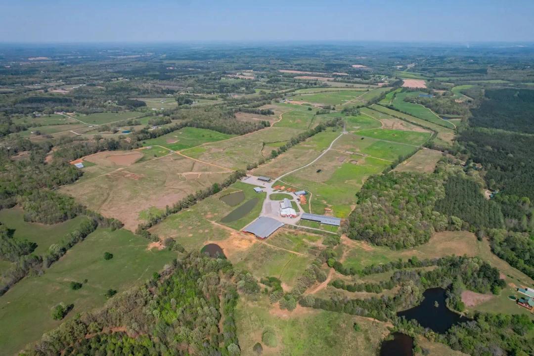Premier Tennessee Ranch & Event Center for Sale