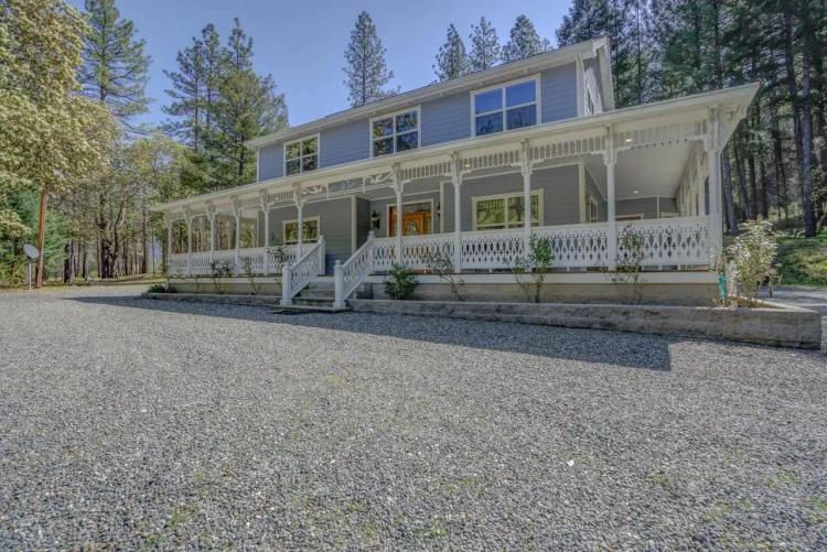Victorian and Shop on 6 Acres