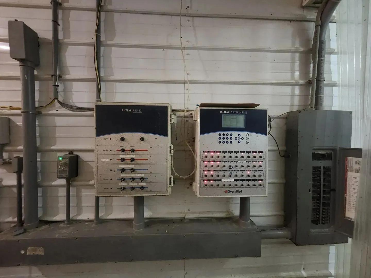 69810744-12
