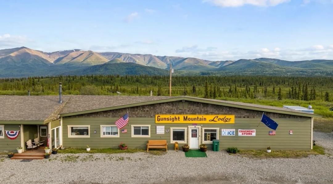 Gunsight Mountain Lodge