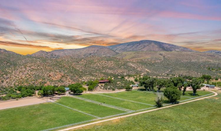 1,576 ACRE HORSE & CATTLE RANCH NEAR PRESCOTT