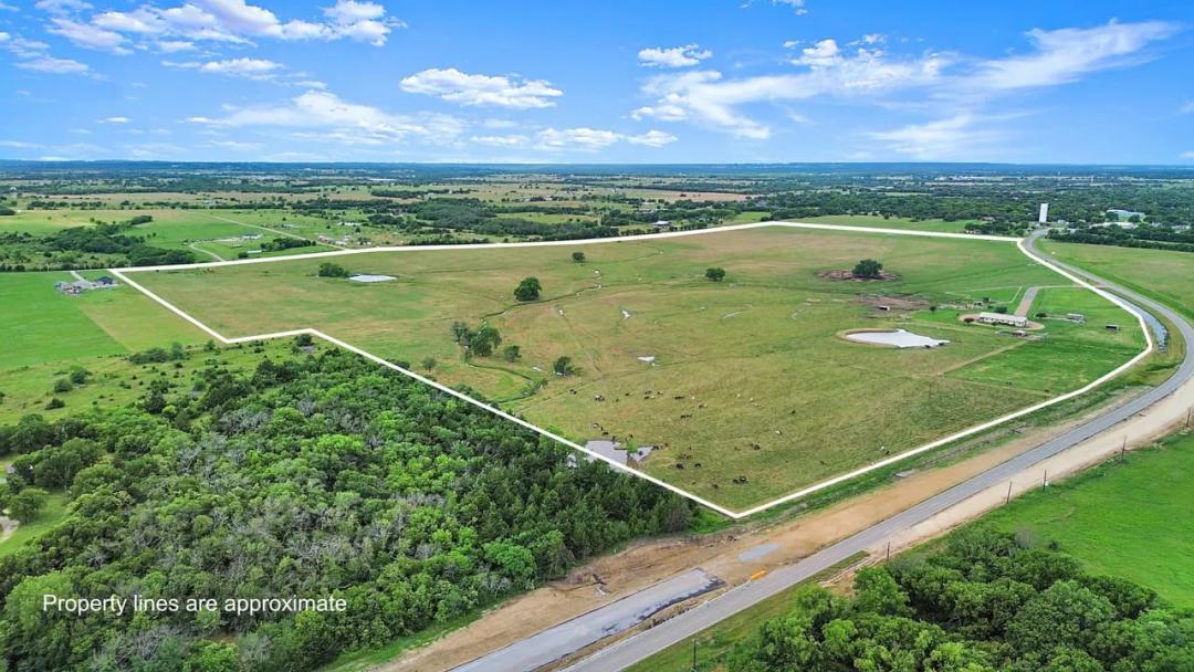 Horse/Cattle Ranch with Oklahoma Hwy Frontage