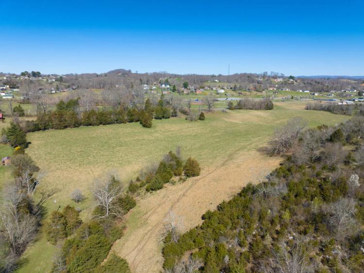 3 Bedrooms2 Bathroom on 75.00 Acres at 1820 Old Knoxville Road