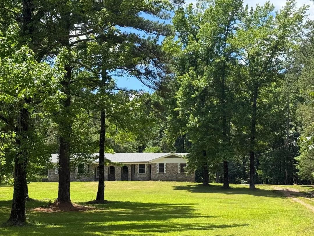 Quiet Country Retreat &amp; 3.4 Acres