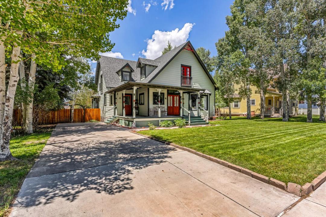 Pearl of the Valley — A Charming Custom Victorian