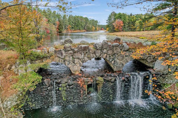 SIDWELL LAKE LAND OFFERING