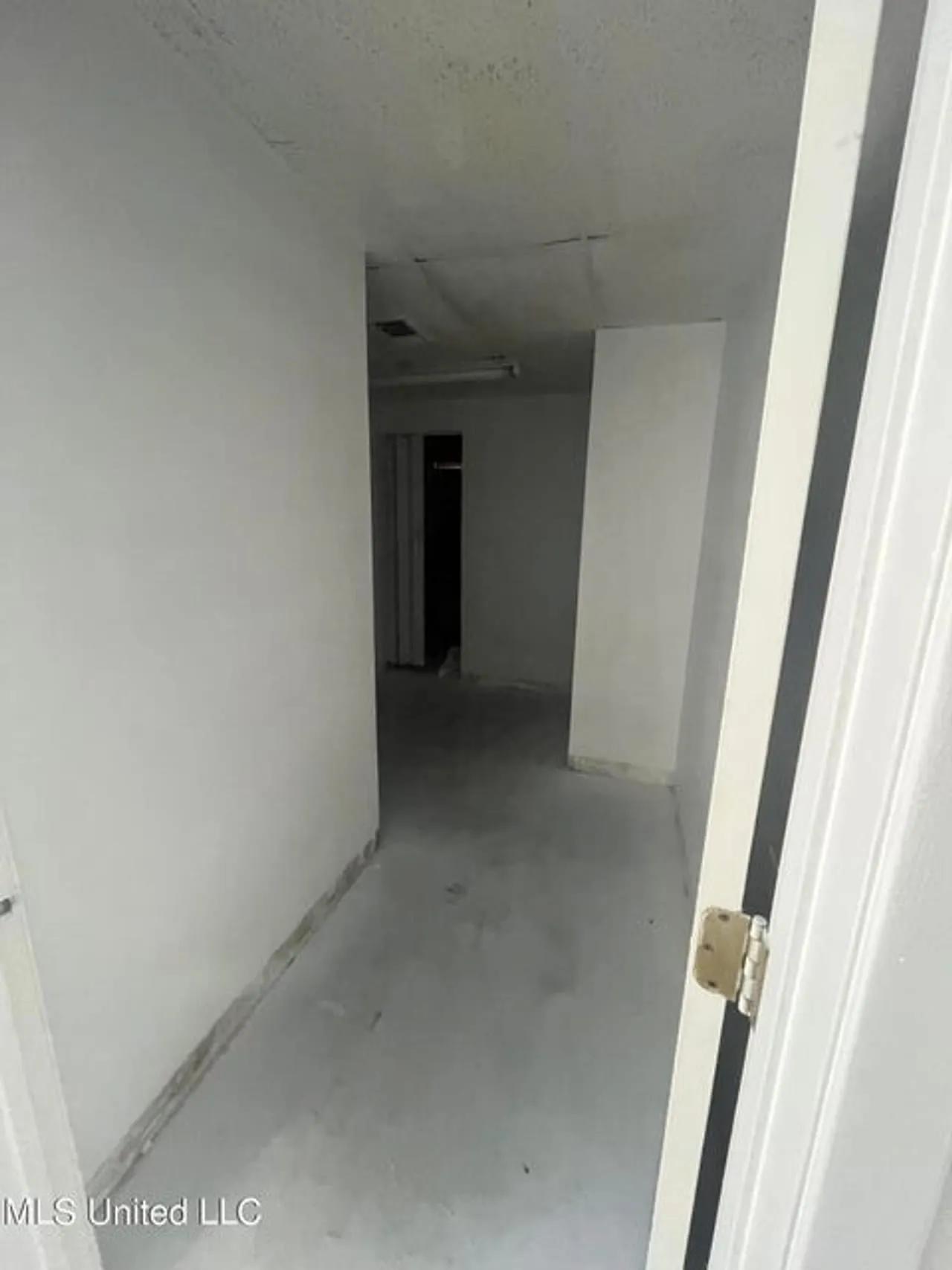 7078959-17