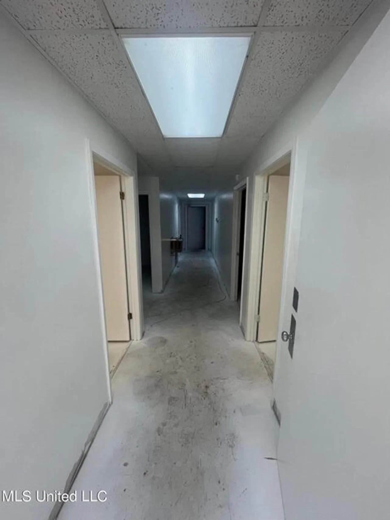 7078959-23