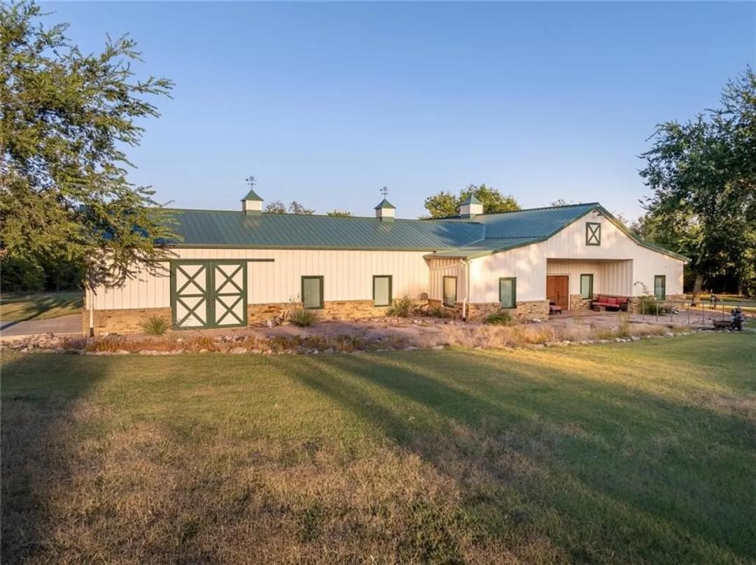 15630 S Bee Emet Road, Milburn, Oklahoma 73450