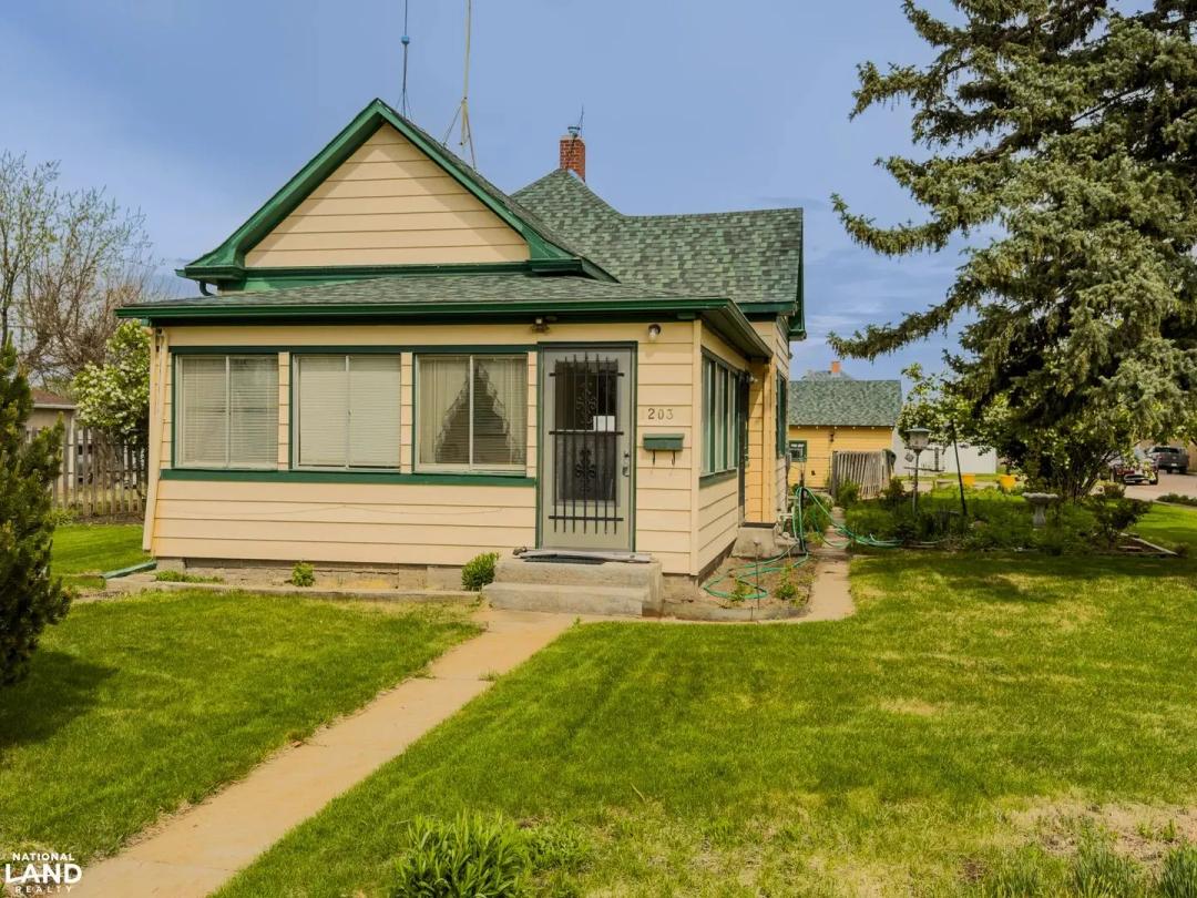 Cozy Two Bedroom Home on Beautiful Lot