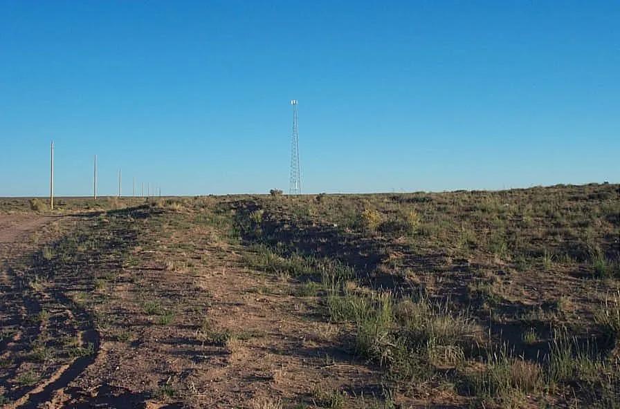 Near Petrified Forest and Painted Desert. Camp RV build