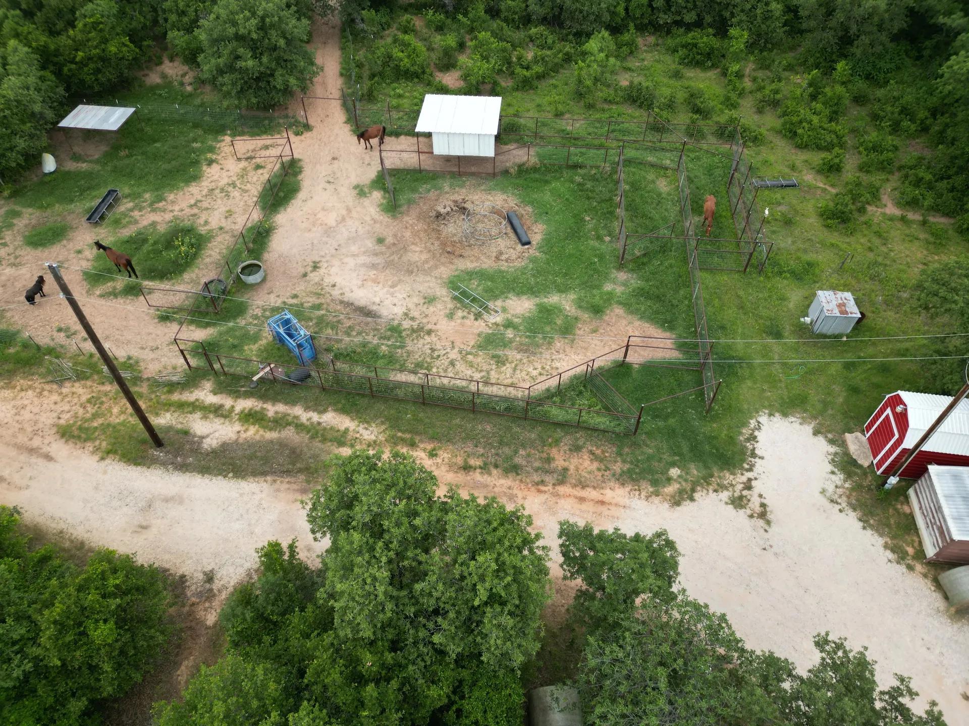 72831097-27