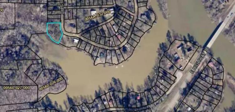 0.60+/- Waterfront Lot on Jackson Lake