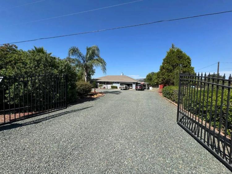 5557 Everglade Trail