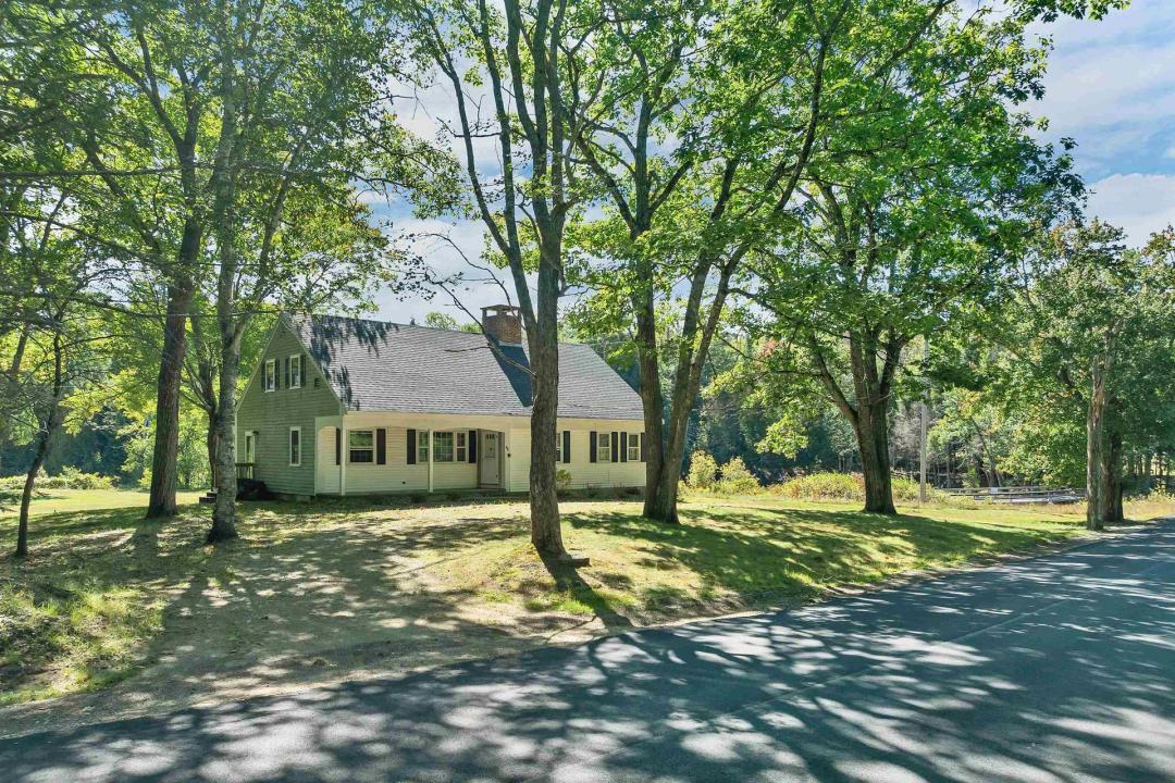 3 Bedrooms2 Bathroom on 9.00 Acres at 27 New Road