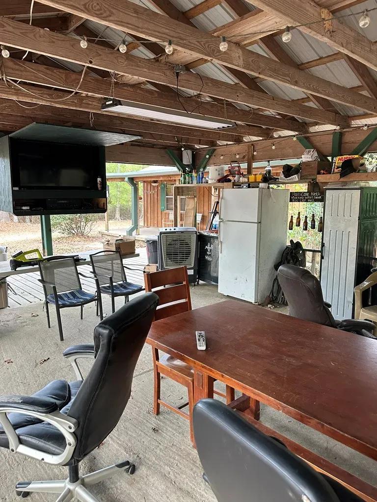 4230 Hinton Pic 16