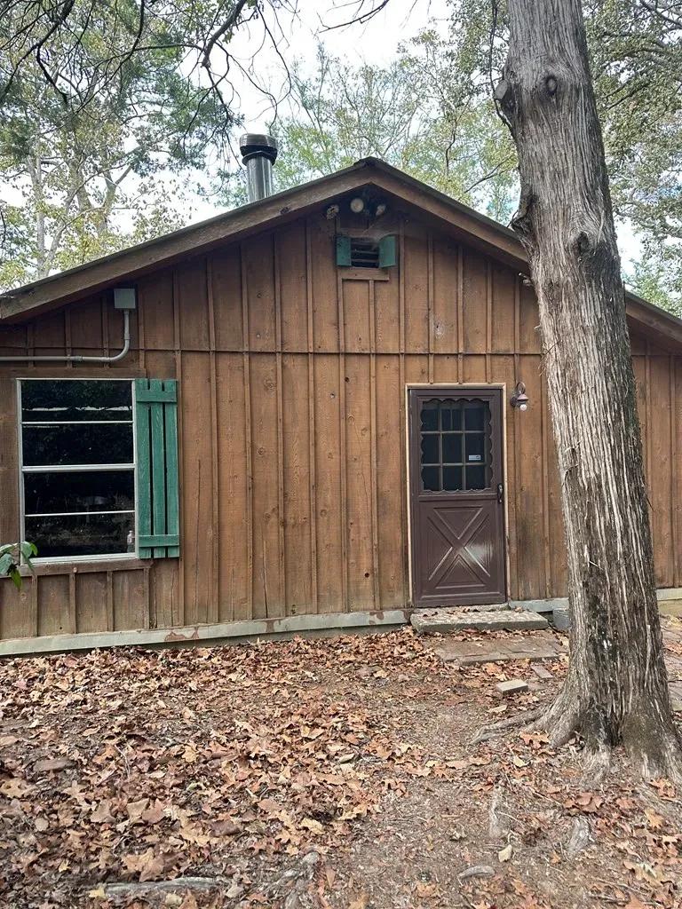 4230 Hinton Pic 3