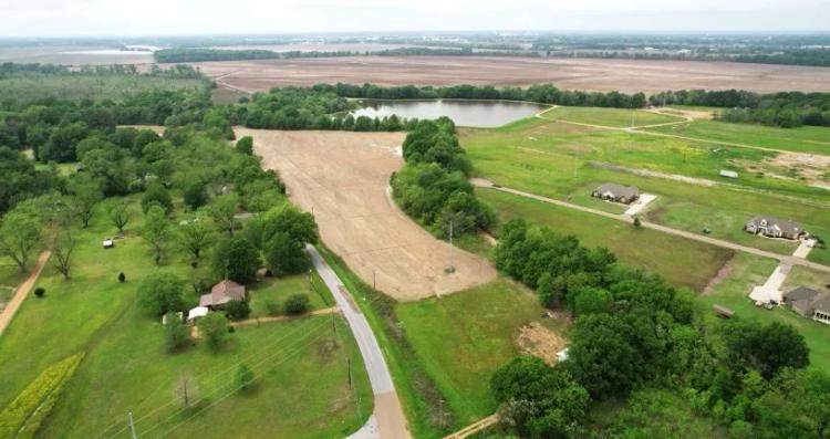 395 Acres with a Home in Leflore County at 1400 County Road 246 in Sidon, MS