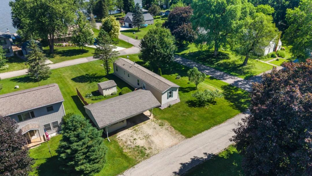 Well-Maintained 2016 Manufactured in Briggsville WI