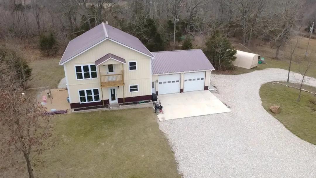 5-Bedroom, 2-Bath Country Home in Salem, MO on 6 Acres