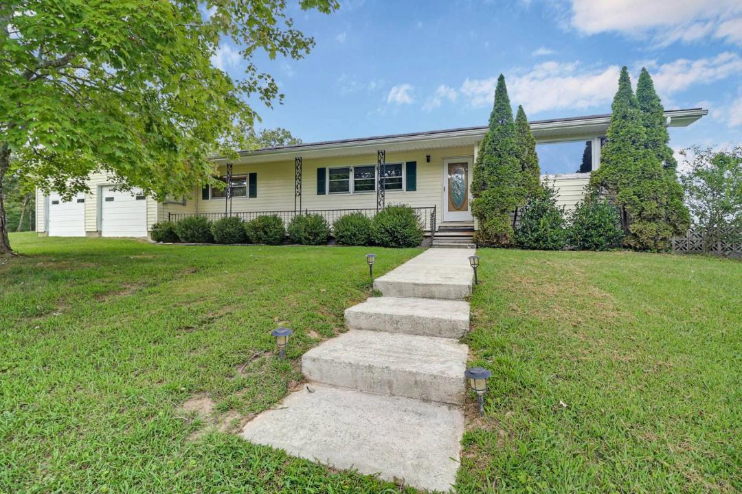 5 Bedrooms1.5 Bathroom on 6.35 Acres at 4357 Round Mountain Rd