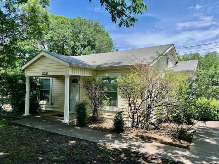 218 Wight Street Roxton, TX 75477