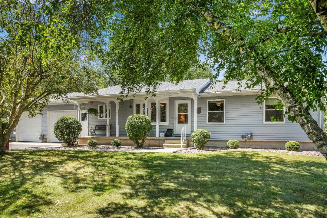 Beautifully maintained ranch on an oversized 0.7-acre lot