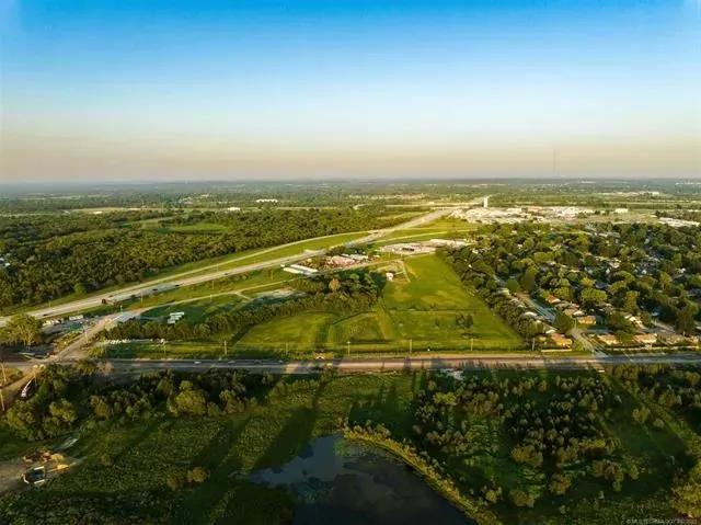 7490076-18