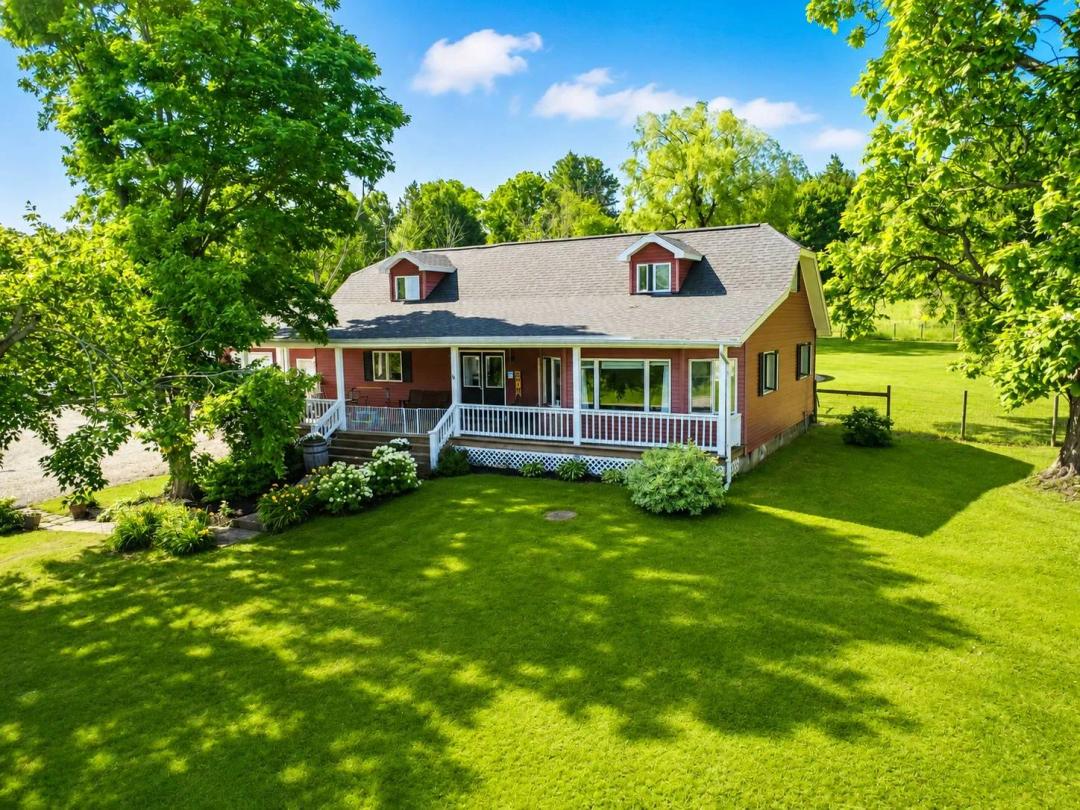 Cape Cod Home on 9+ Acres Near Erie