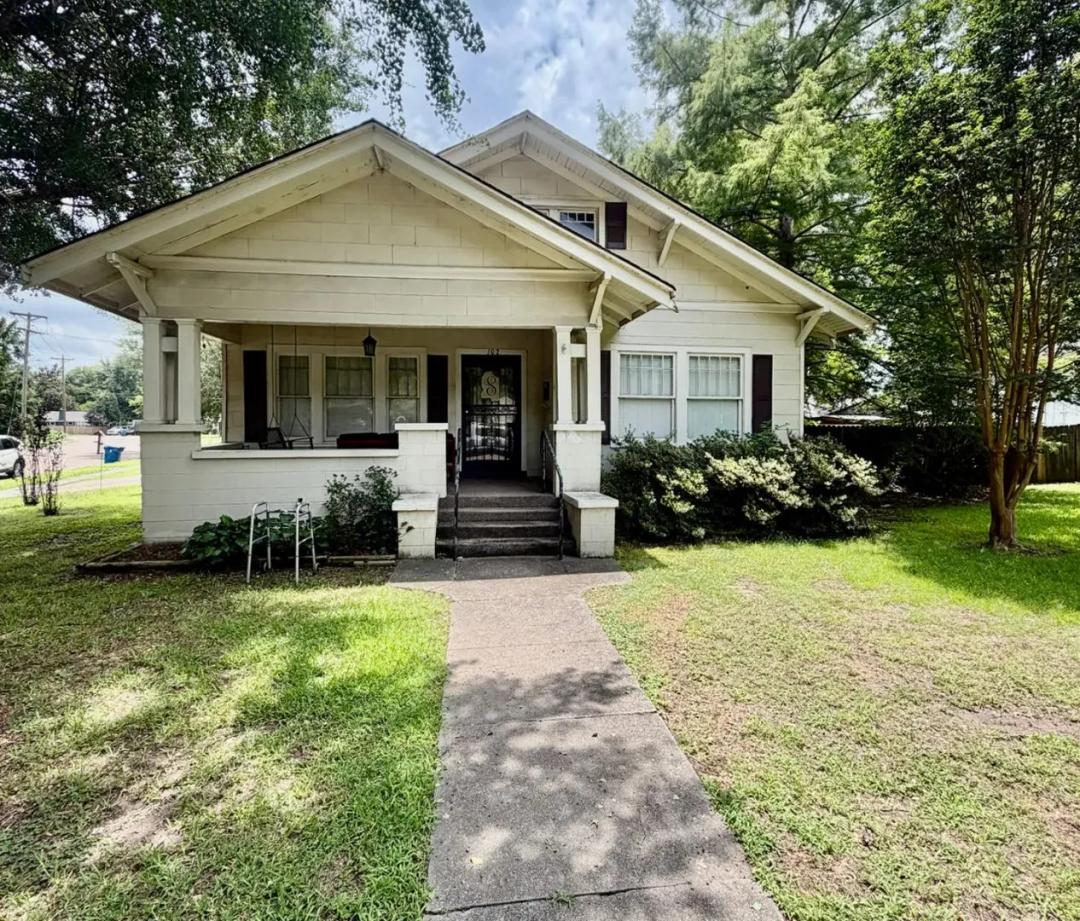 Home in Coahoma County at 102 Elm Avenue in Clarksdale, MS