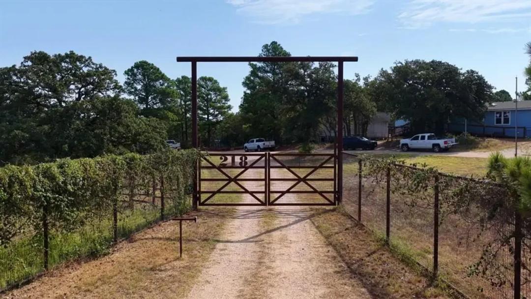 218 Little Ranch Rd, Red Rock, Texas 78662