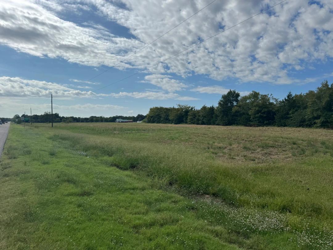 6.8 Acres - Prime Residential Development Opportunity on HWY 82 E, Blossom, TX